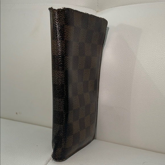 Authentic Louis Vuitton Damier checkbook holder - Picture 3 of 8